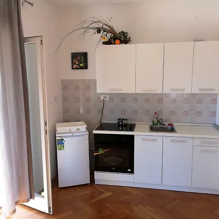 Cerco Apartment Lovran