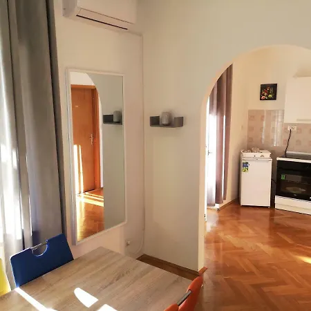 Apartment Cerco *